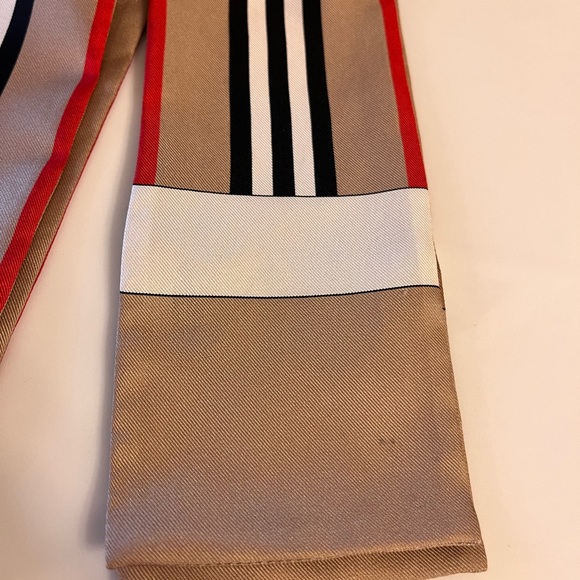 Scarf - Picture 8 of 10